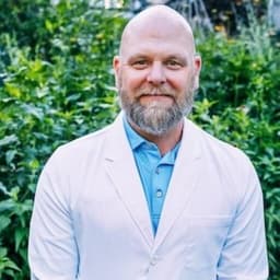 Dr. Seth Vredenburg